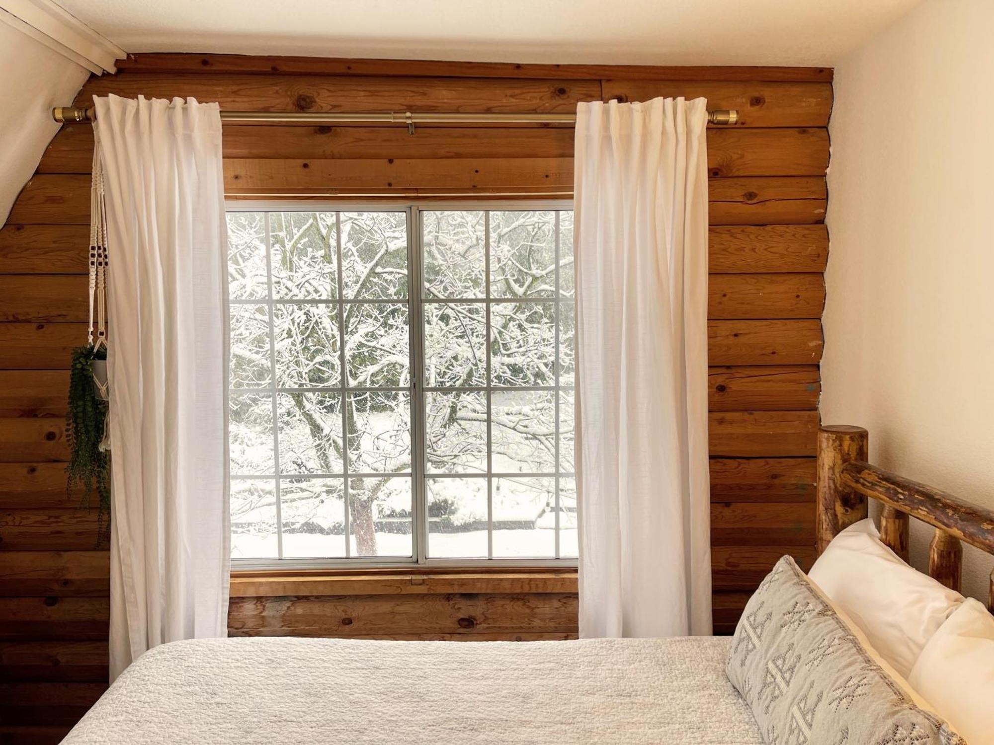Log W/ Pool, Spa, Game Room, Sleeps 20