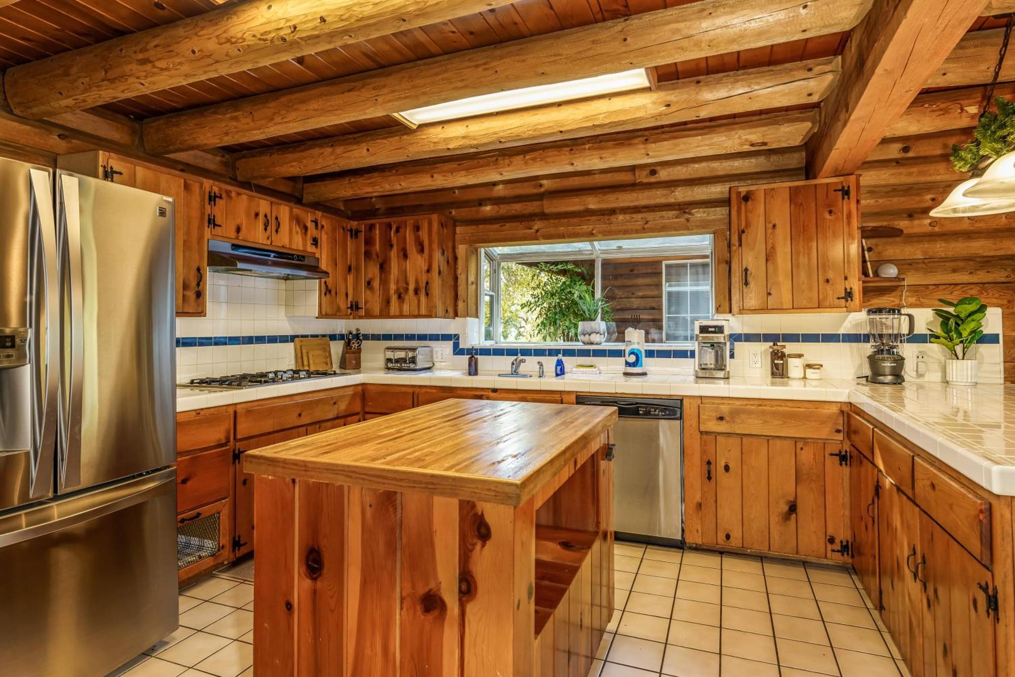 Log W/ Pool, Spa, Game Room, Sleeps 20 * Coarsegold
